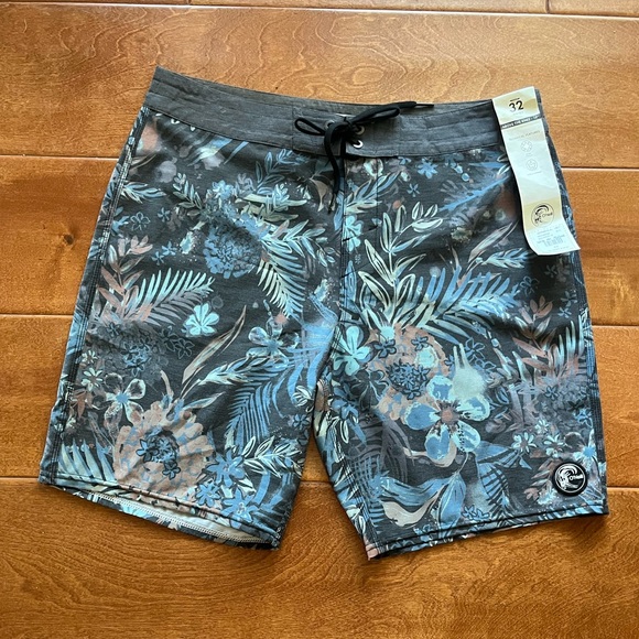 O'Neill Board Shorts - Picture 1 of 2